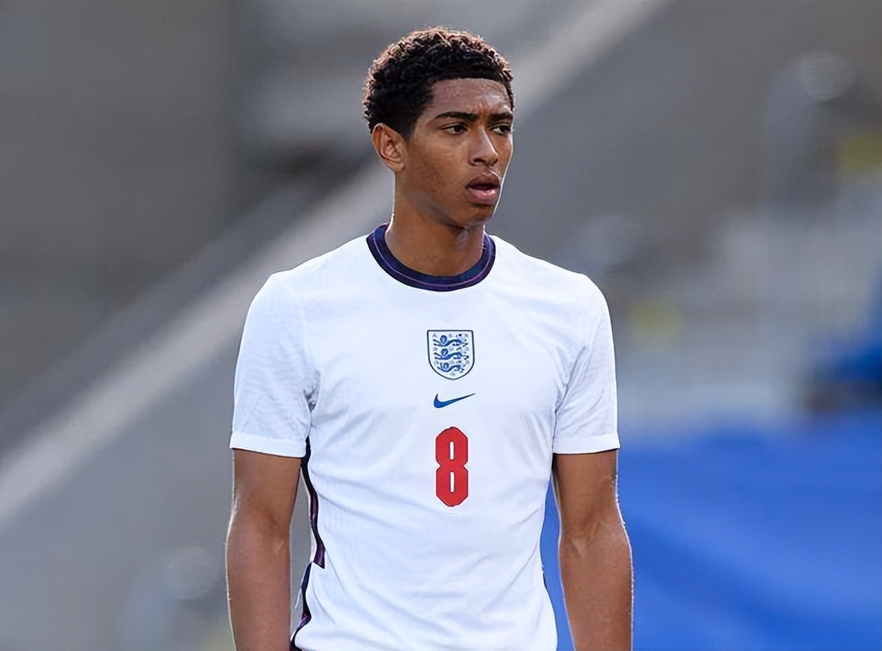 中超赛报：上海申花客场击败武汉三镇,（中超快讯：上海申花客场力克武汉三镇）