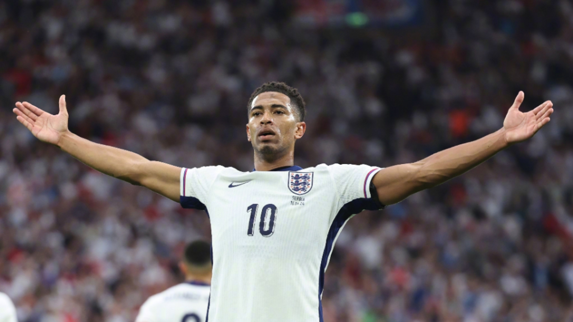 高薪核心拒改踢法！炮轰主帅复制C罗闹剧