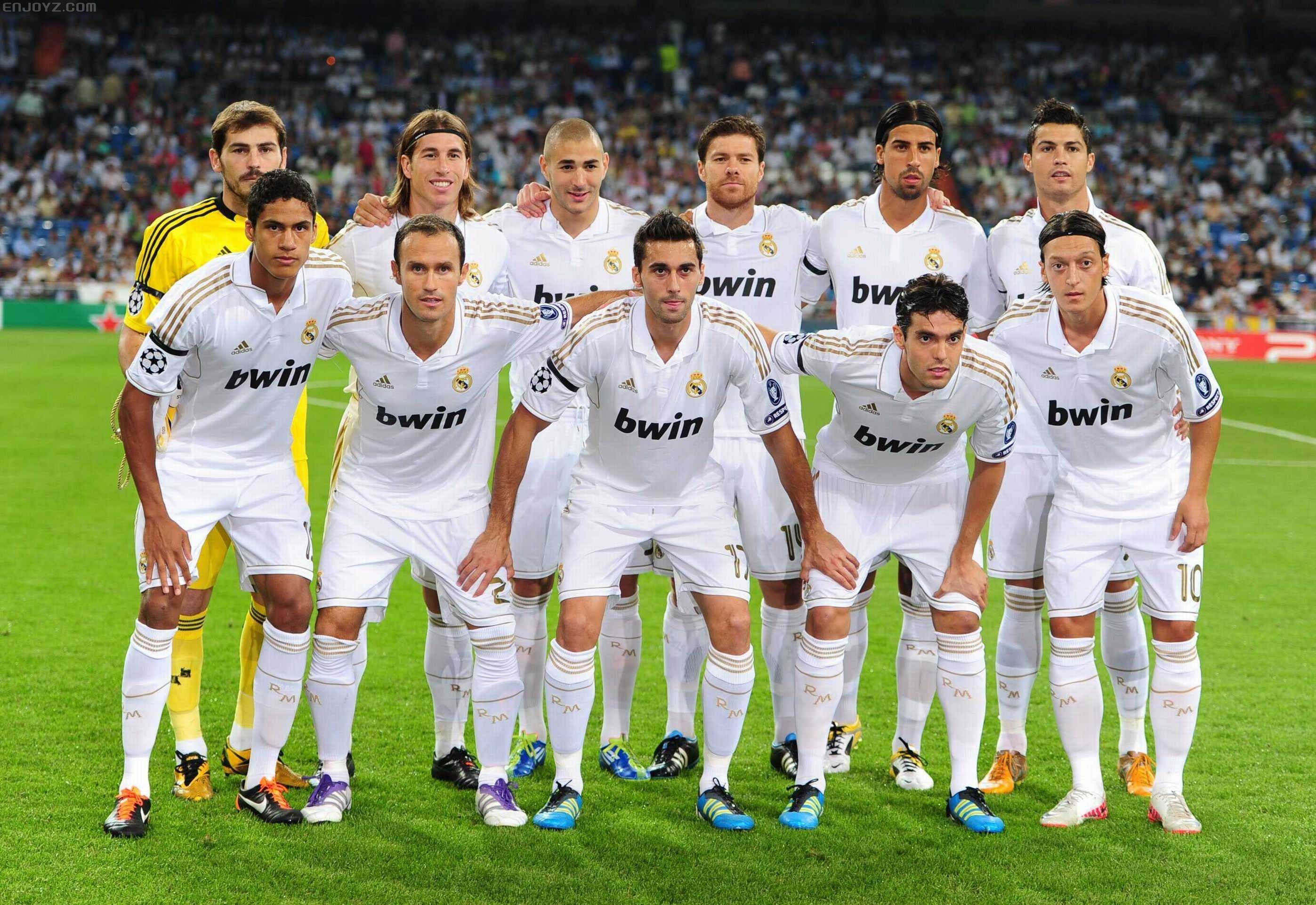 一日英超动向：曼城再具争冠实力，萨拉赫猛批斯洛特引发矛盾