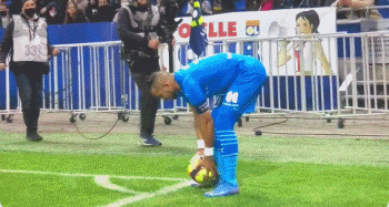 半场战报：莱切0-0维罗纳