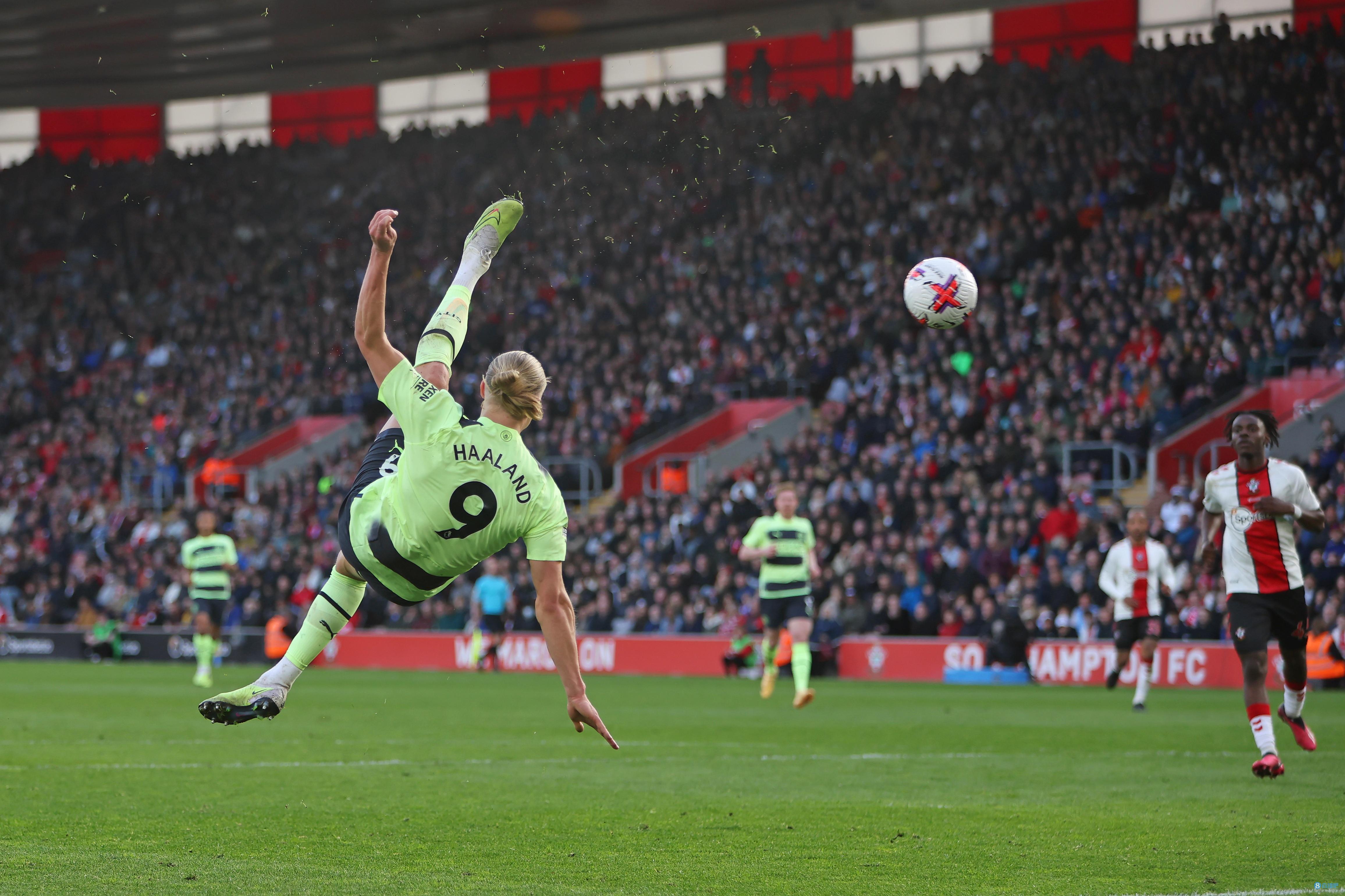 赫迪拉：拜仁从下半场开始就在拖延时间，这不是公平竞赛精神