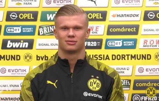 罗哥最后一次戴帽是对阵热刺，没想之后热刺就成了曼联的苦主