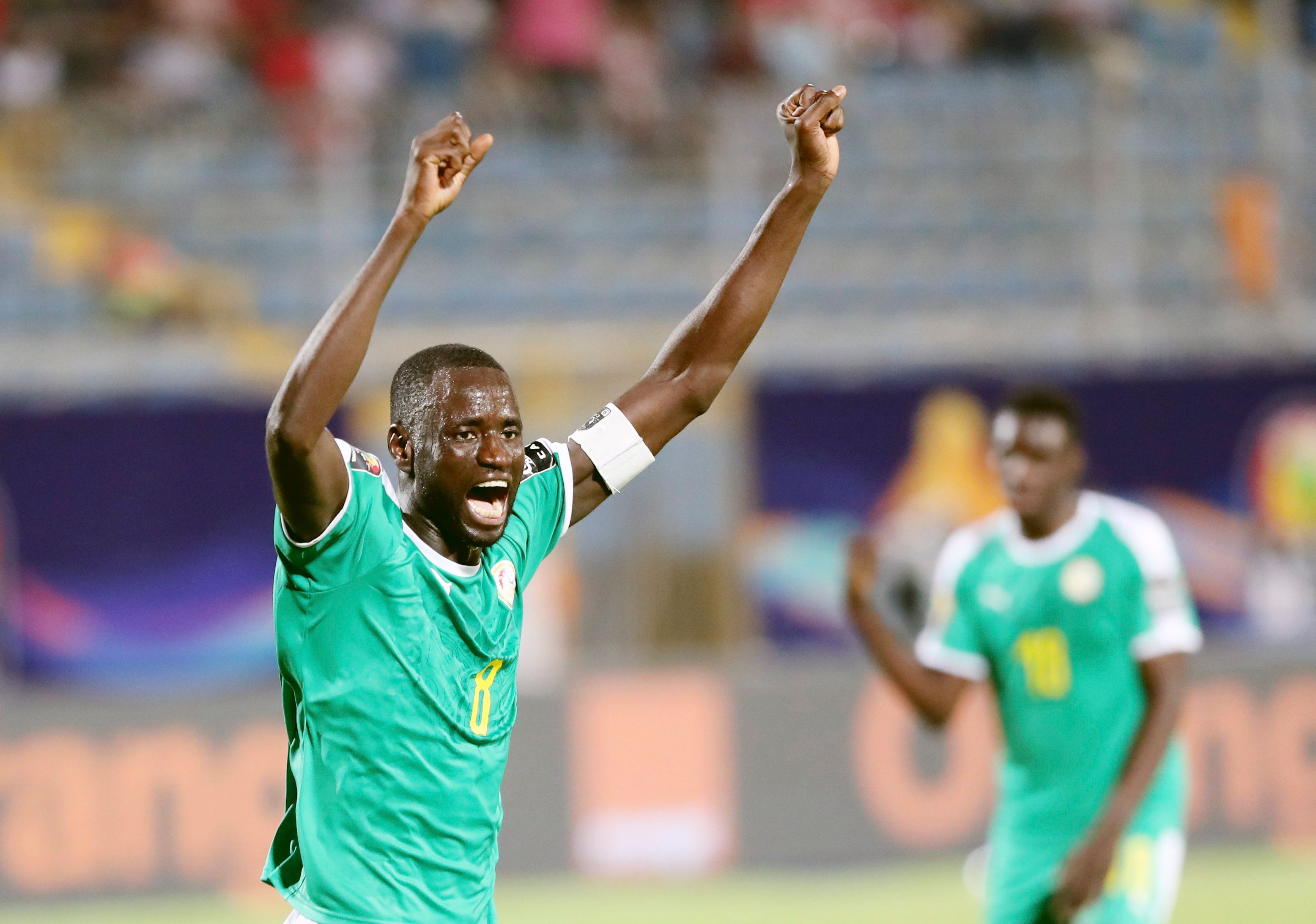 科贝尔谈小贝林染红：我该传一个更好的球避免他犯规 会承担责任（科贝尔谈小贝林红牌：我本应传得更好避免犯规，责任在我）