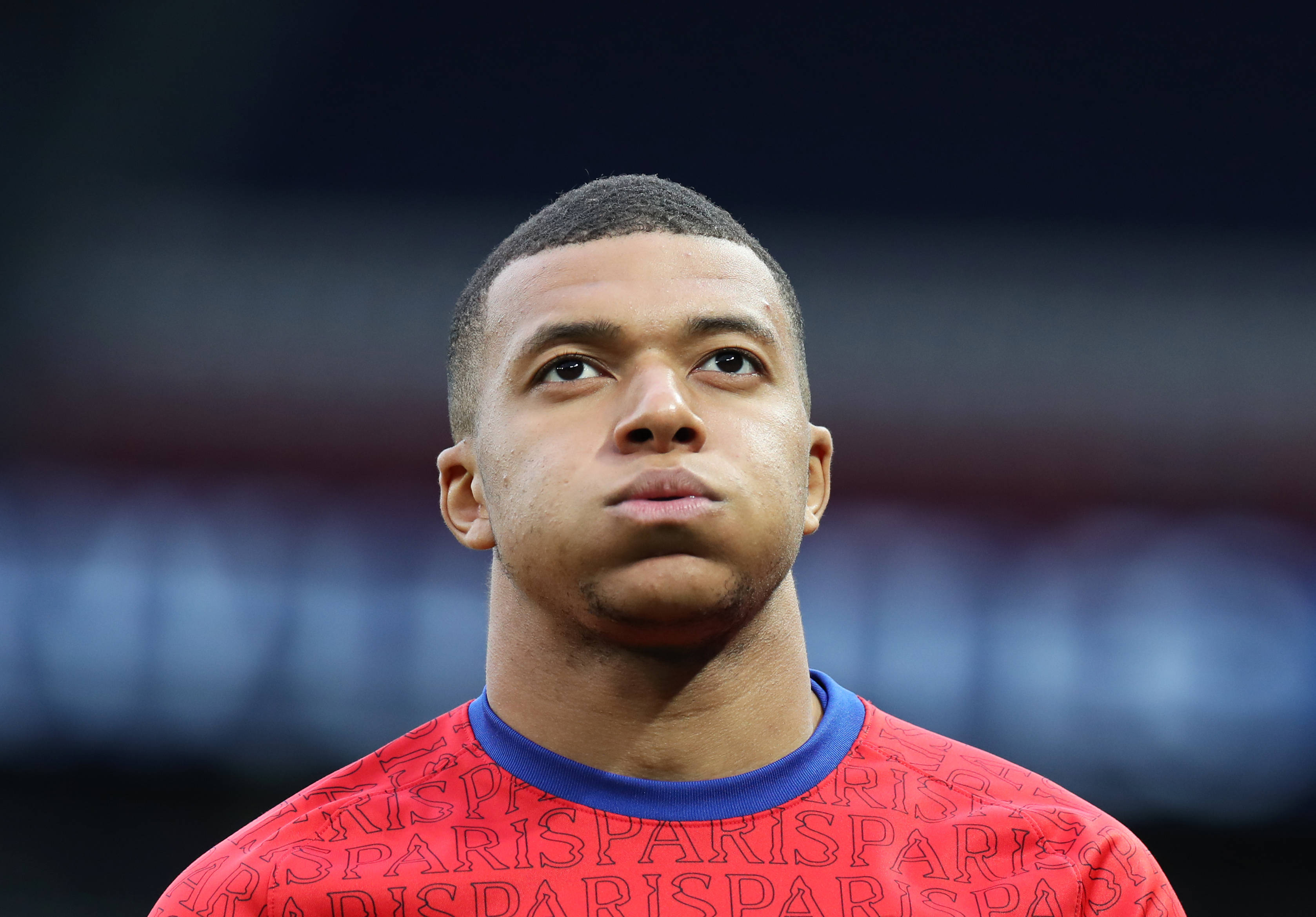 巴萨第六次欧冠单场上半时染红，阿劳霍两度上榜（欧冠赛场巴萨第六次上半场吃红牌，阿劳霍两度在列）