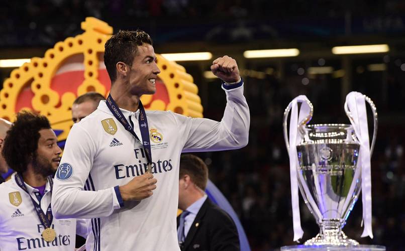 德天空：费内巴切想在冬窗引进莱万，但被莱万拒绝了