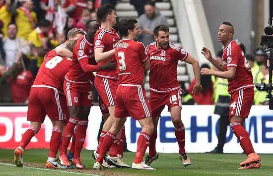 利物浦1-1无奈丢分，切尔西1-3爆冷翻车，阿森纳稳坐英超榜首