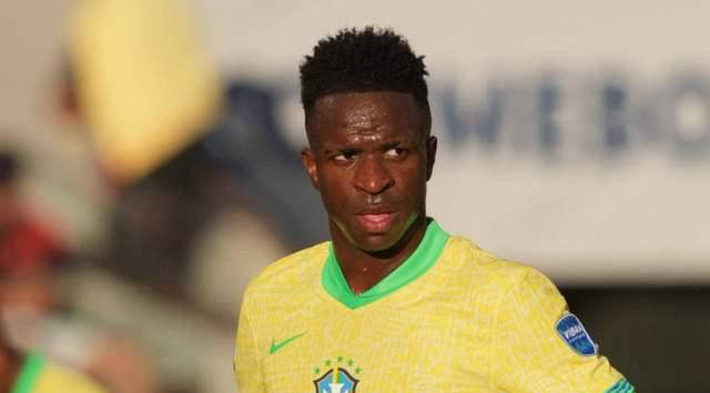 足球转会市场最新签约及趋势分析（最新足球转会签约盘点与趋势洞察）