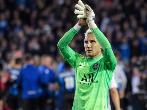 二娃回家了！穆勒现身拜仁主场，观战球队对阵美因茨（二娃归来！穆勒现身安联观战拜仁对阵美因茨）