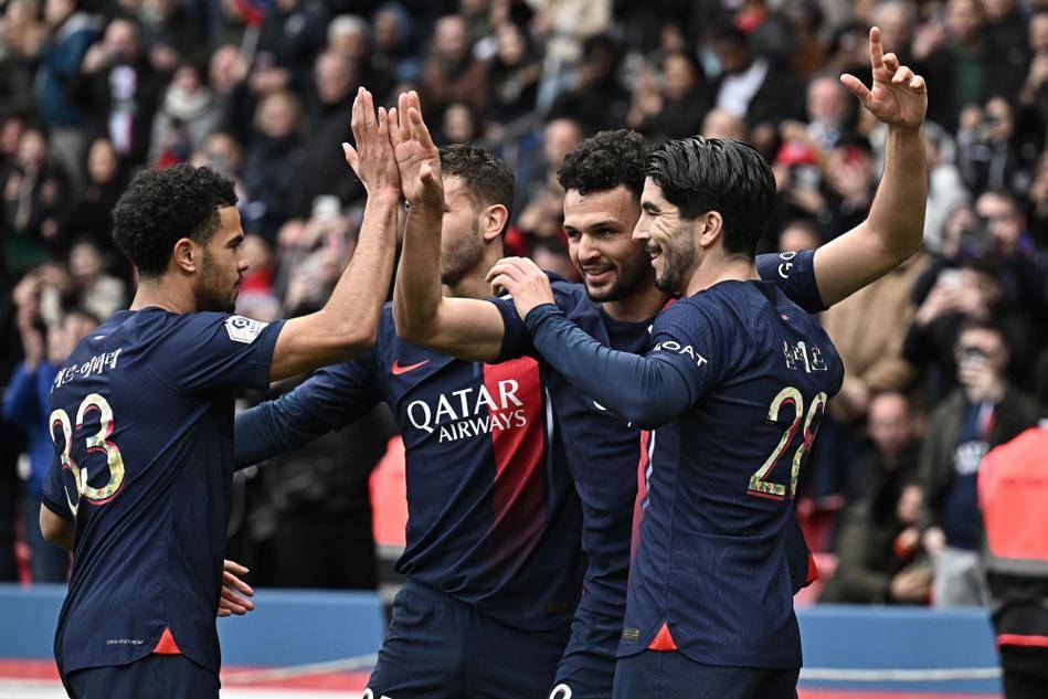 达万庆祝足协杯夺冠：我无比开心能实现这个将永存于心的梦想（达万庆贺足协杯夺冠：圆了铭记于心的梦想，我欣喜万分）