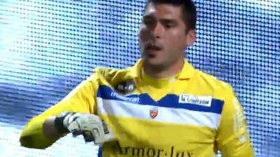 洛杉矶快船以131-116击败黄蜂，哈登55分刷新个人得分纪录，成为首位在两支球队保持得分纪录的球员。