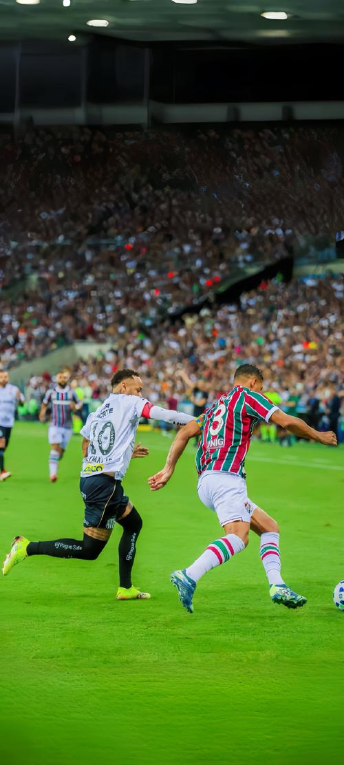 足球历史十大传奇球星（足坛史上十大传奇巨星）