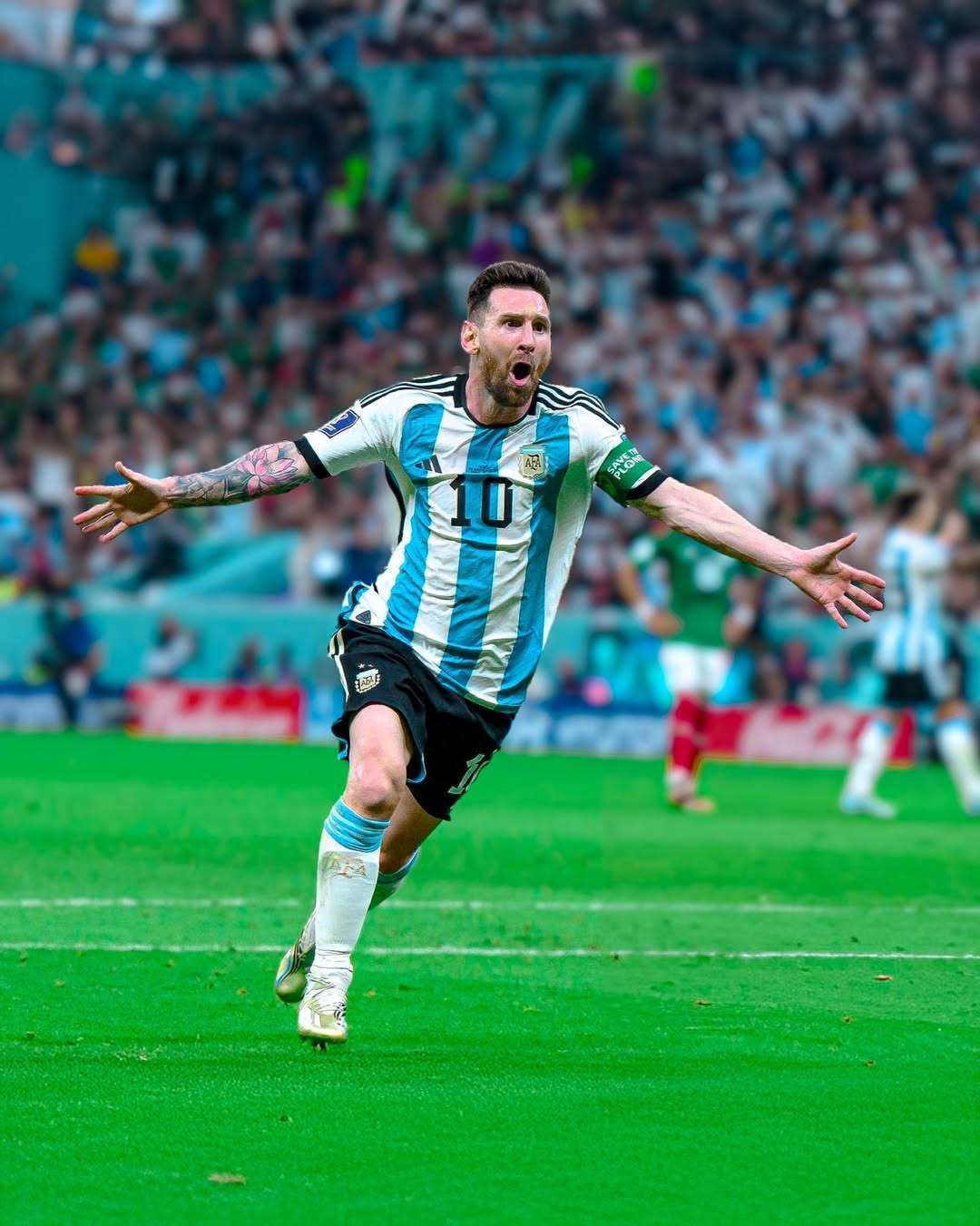 第21圈，诺里斯连过安东内利、塞恩斯、斯特罗尔、劳森，直接上到第4。