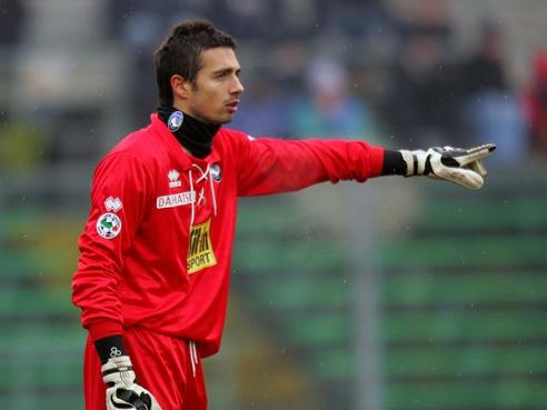 半场：尤文1-0紫百合，科斯蒂奇世界波，DV9造点被取消+失单刀