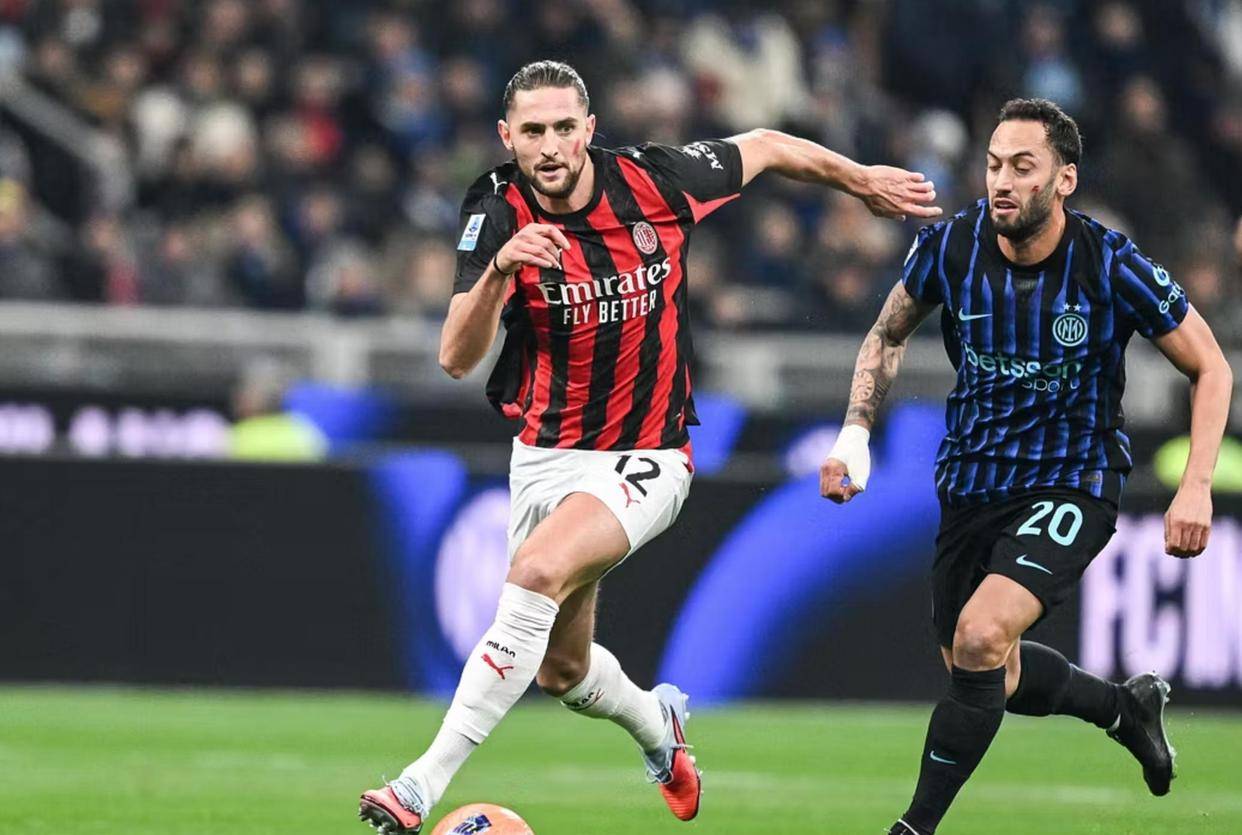 队报：奥纳西的俱乐部生涯不顺，不过却是摩洛哥不可或缺的球员（队报：俱乐部境遇不佳，奥纳西仍是摩洛哥阵中的关键人物）